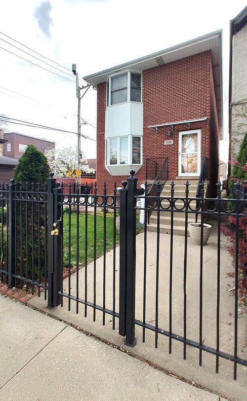 3646 S Parnell Ave, Chicago, IL, 60609-1729 | Card Image