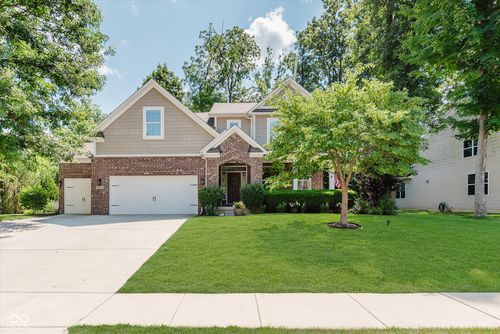 823 Colin Dr, Avon, IN, 46123-9692 | Card Image