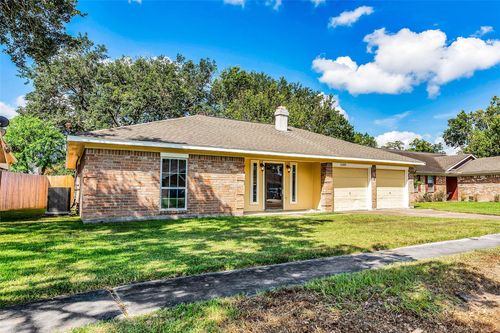 16223 Brinkwood Dr, Houston, TX, 77090-4703 | Card Image