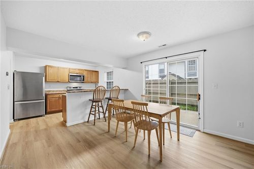 343 Ferdinand Cir, Virginia Beach, VA, 23462-3866 | Card Image