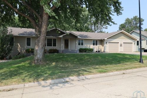 201 Crestview Dr, Rock Rapids, IA, 51246-1717 | Card Image