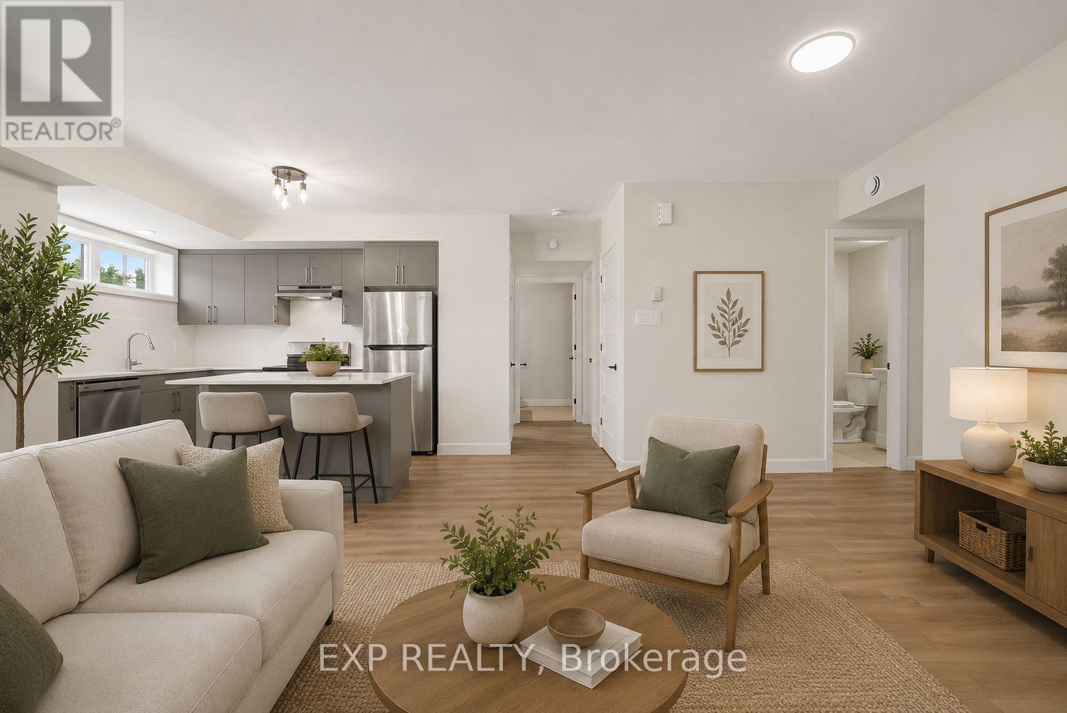 Residential Lease in Russell 3