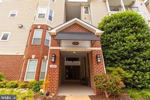 2207-1600 Spring Gate Dr, MCLEAN, VA, 22102-3455 | Card Image