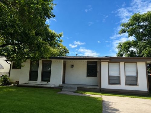 2428 Klondike Dr, Dallas, TX, 75228-4018 | Card Image