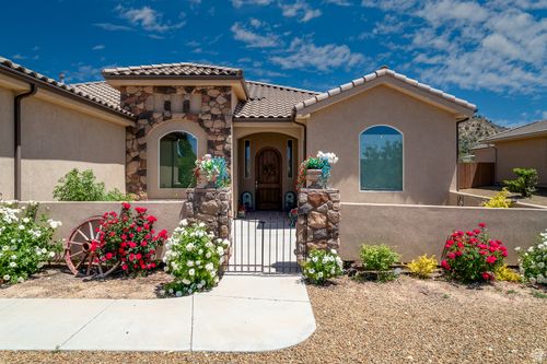 814 N High Ground Dr, Dammeron Valley, UT, 84783-5218 | Card Image