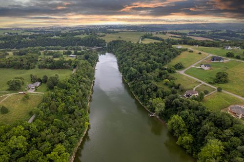 90 Meadow Point Dr, Lancaster, KY, 40444-8938 | Card Image