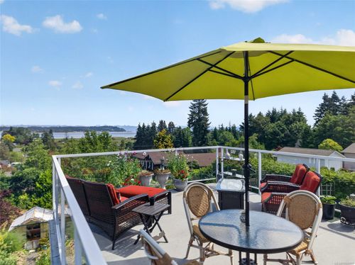 3798 Laurel Dr, Royston, BC, V0R2V0 | Card Image