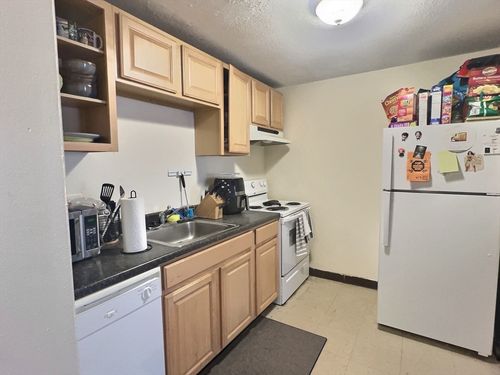 12-1039 Commonwealth Ave, Boston, MA, 02215-1015 | Card Image
