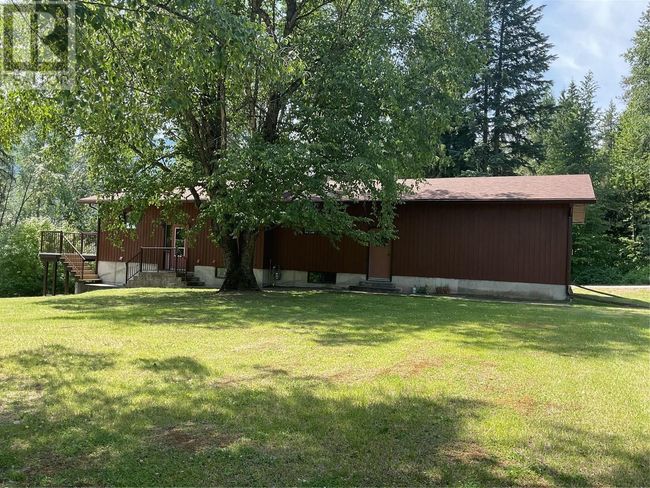 1374 Highway 3 B, House other with 5 bedrooms, 2 bathrooms and 4 parking in Montrose BC | Image 29