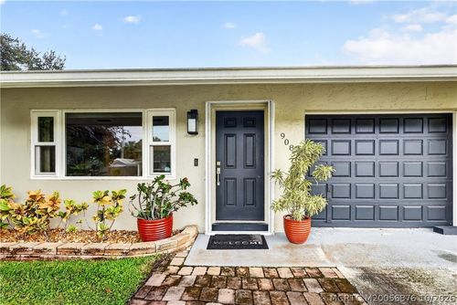 908 Sw 36th Ter, Palm City, FL, 34990-3519 | Card Image