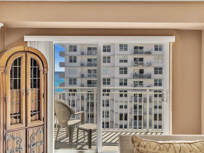 APT-605 - 4505 S Ocean Blvd, Condo with 2 bedrooms, 2 bathrooms and null parking in Highland Beach FL | Image 33