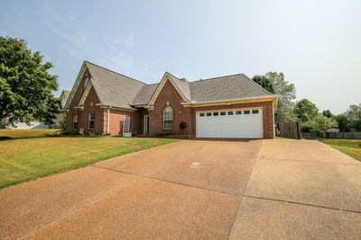 5128 Jon Oak Dr, House other with 4 bedrooms, 3 bathrooms and null parking in Arlington TN | Image 1