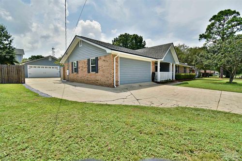 926 Deedra Ave, Pensacola, FL, 32514-1518 | Card Image