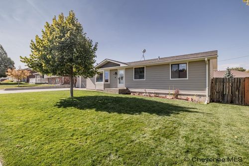 660 Simkins Ave, Pine Bluffs, WY, 82082-5148 | Card Image