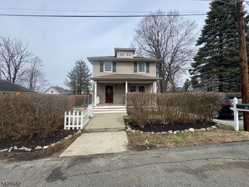 10 Governor Haines St, Hamburg, NJ, 07419-1602 | Card Image