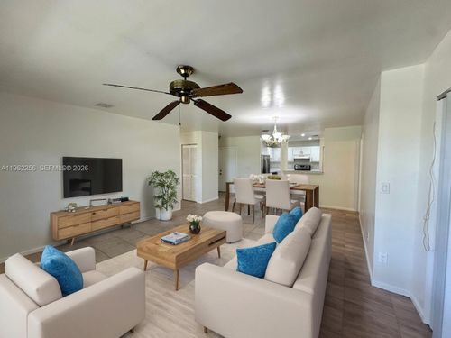 7j-3673 Nw 94th Ave, Sunrise, FL, 33351-6460 | Card Image