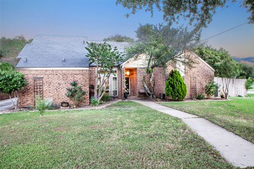 810 Highland Hills Ln, Highland Village, TX, 75077-7248 | Card Image