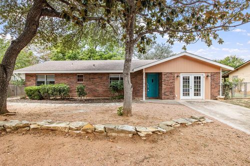 604 N Bowie St, Fredericksburg, TX, 78624-2604 | Card Image