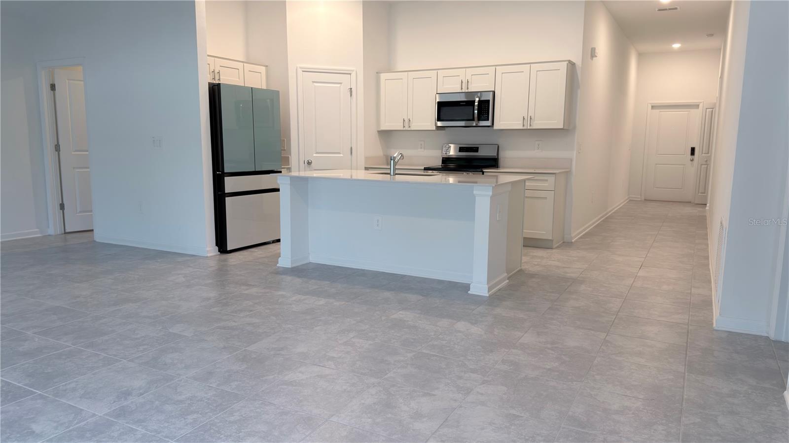 Residential Lease in EAGLE LAKE 4
