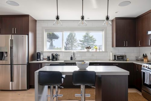 818 Massey St, New Westminster, BC, V3L4S9 | Card Image