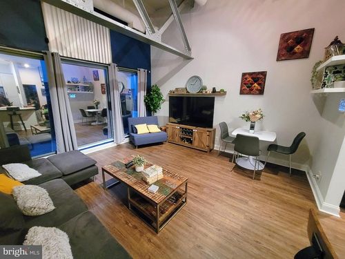 pl202-3 N Columbus Blvd, PHILADELPHIA, PA, 19106-1407 | Card Image