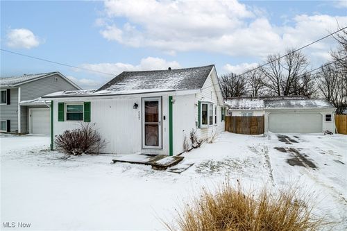 757 Dunny Ave, Sheffield Lk, OH, 44054-1242 | Card Image