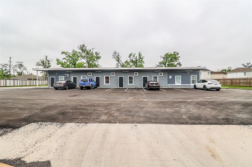 2-5318 Laura Koppe Rd, Houston, TX, 77016-5331 | Card Image