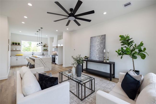 4102 Alice St, House other with 3 bedrooms, 4 bathrooms and null parking in Houston TX | Image 5