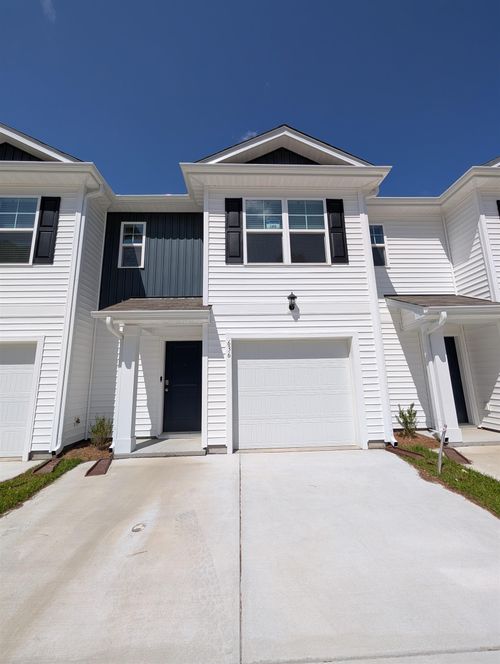 636 Golden Resin Rd, Conway, SC, 29526 | Card Image