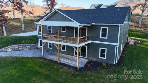 33 Gracie Rose Street, Clyde, NC, 28721 | Card Image