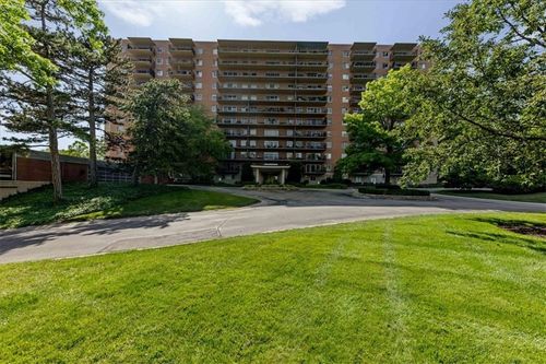 213-4550 Warwick Blvd, Kansas City, MO, 64111-1830 | Card Image