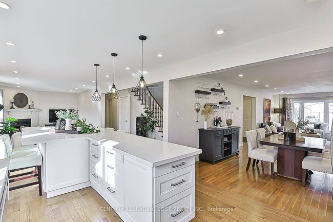 724 Barnes Cres, House other with 5 bedrooms, 4 bathrooms and 6 parking in Oshawa ON | Image 13