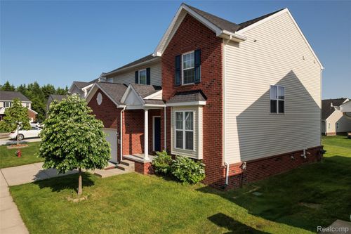 59625 Twin Pines Dr, New Hudson, MI, 48165-8114 | Card Image
