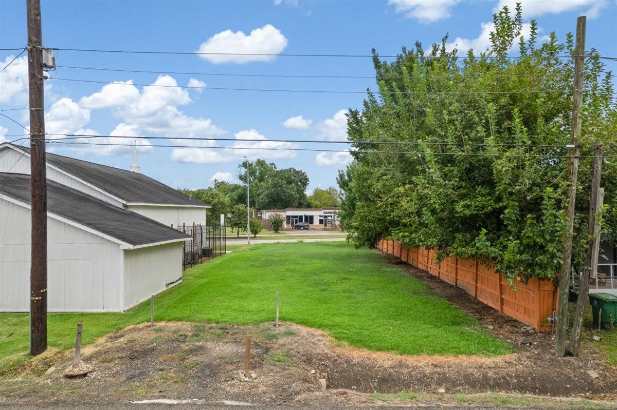 Land in Houston 4