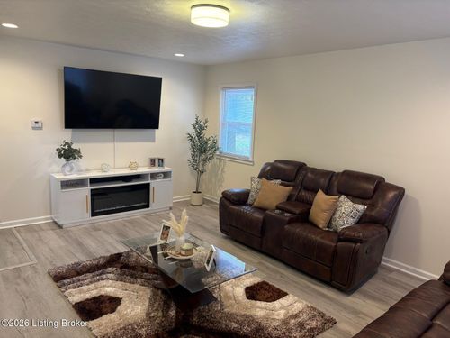 216 S Russell Ave, Versailles, KY, 40383 | Card Image