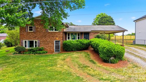 1329 33rd St Se, Conover, NC, 28613-8016 | Card Image