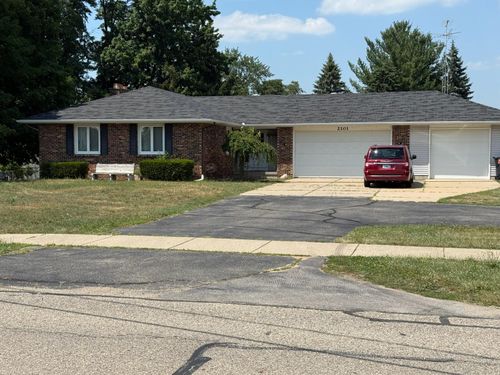 2101 Rosewood St, Jenison, MI, 49428-8170 | Card Image