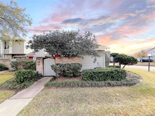 7103 Brendam Ln, Houston, TX, 77072-4532 | Card Image