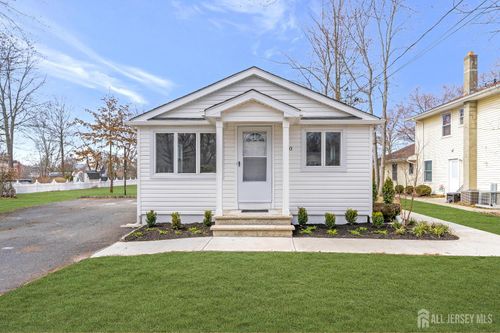 120 Chestnut St, Bridgewater, NJ, 08807-2747 | Card Image