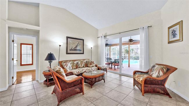 140 Sage Cir, House other with 3 bedrooms, 2 bathrooms and null parking in Crystal Beach FL | Image 5