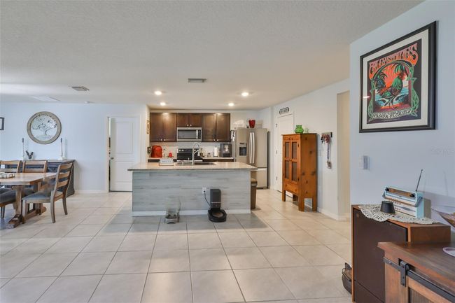16704 Sunburst Lake St, House other with 3 bedrooms, 2 bathrooms and null parking in WIMAUMA FL | Image 8