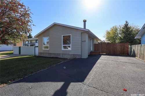 1429 Lacroix Cres, Prince Albert, SK, S6V6R6 | Card Image
