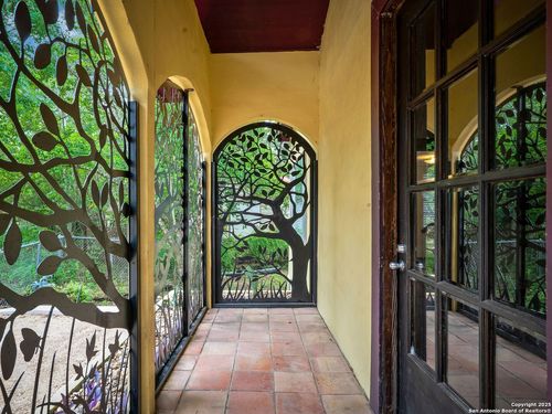 18111 Lake Shore Dr, Helotes, TX, 78023-3101 | Card Image