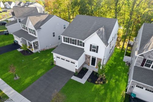 58 Oakwood Blvd, Hampton, NJ, 08827-4153 | Card Image