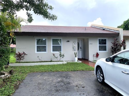 4904 Sw 139th Ct, Miami, FL, 33175-5135 | Card Image