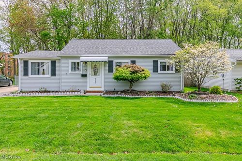 5687 Anna Ct, Mentor On The Lake, OH, 44060-2705 | Card Image