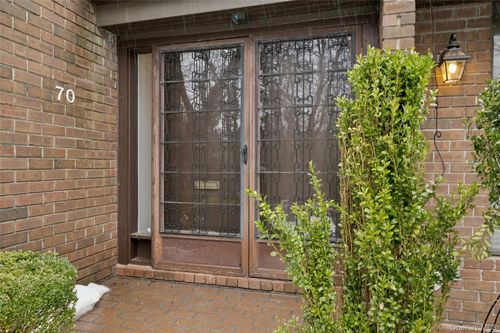 70 Pheasant Run, Roslyn, NY, 11576-2839 | Card Image