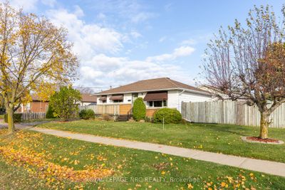 15 Sunnylea Dr, House other with 3 bedrooms, 2 bathrooms and 3 parking in Saint Catharines ON | Image 3