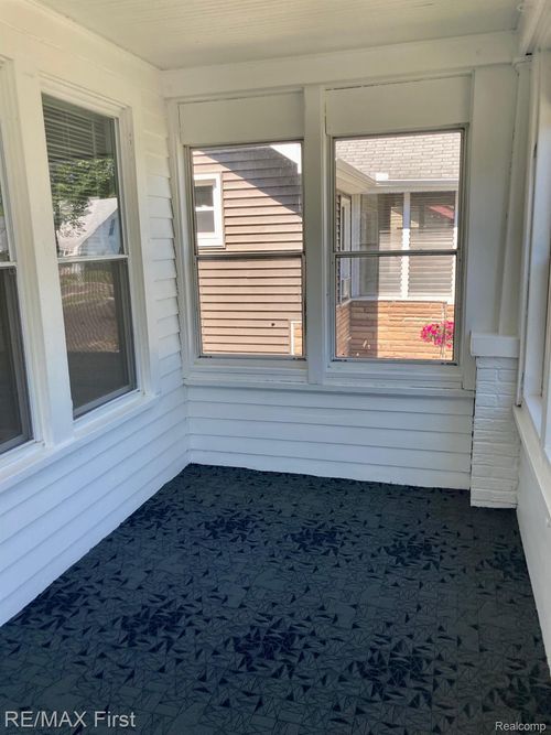 229 Edgewood Pl, Ferndale, MI, 48220-2466 | Card Image