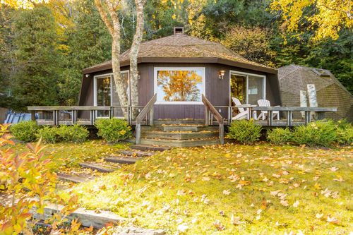 1205 S Shore E, Frankfort, MI, 49635-9245 | Card Image